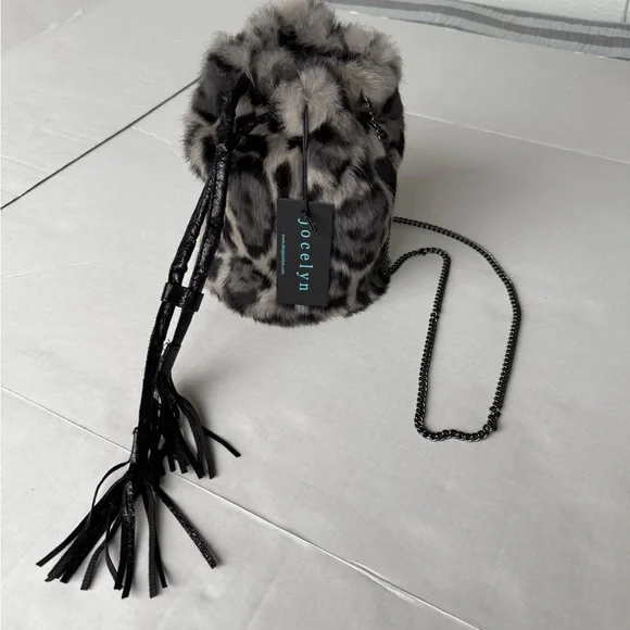 NWT Jocelyn Rabbit Fur Crossbody Bucket Bag / Purse in Animal Print - Picture 2 of 8